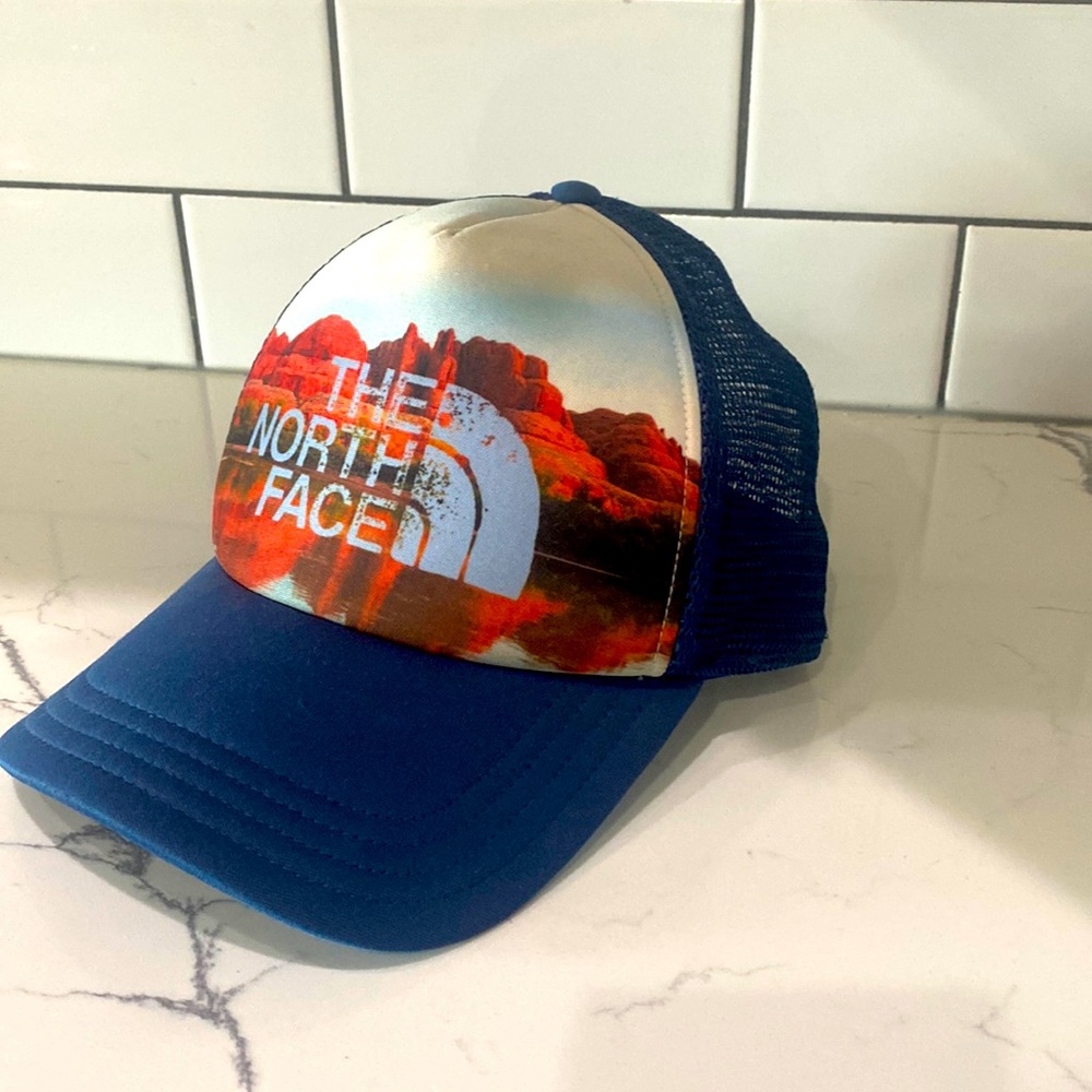 The North Face hat in like new condition